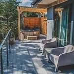 Czarne Wierchy Mountain Retreat *
