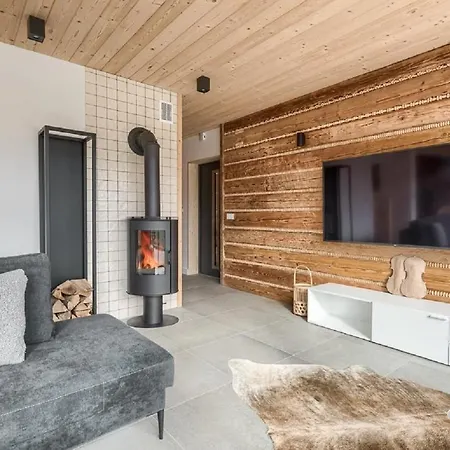 Czarne Wierchy Mountain Retreat *