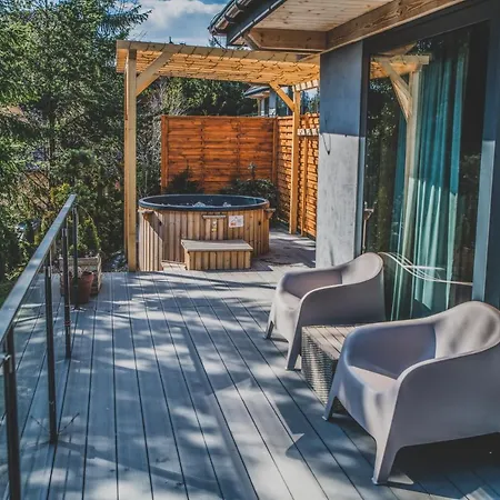 Czarne Wierchy Mountain Retreat *